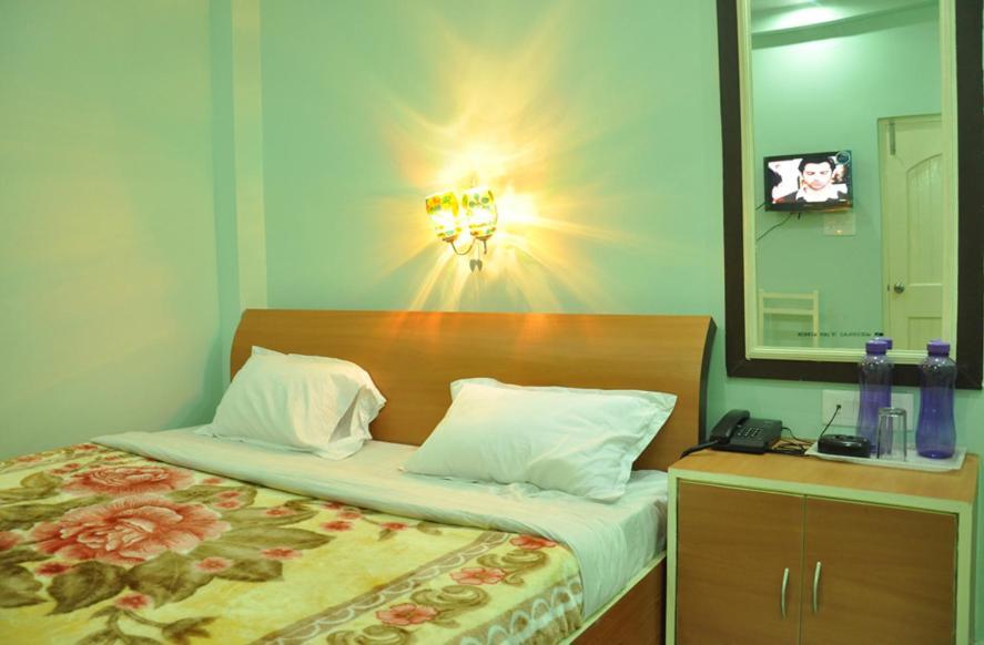 Hotel Kiran Palace Varanasi Zimmer foto
