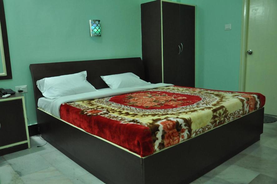 Hotel Kiran Palace Varanasi Zimmer foto