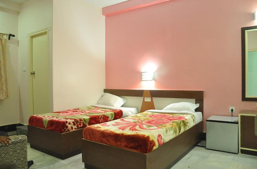 Hotel Kiran Palace Varanasi Exterior foto